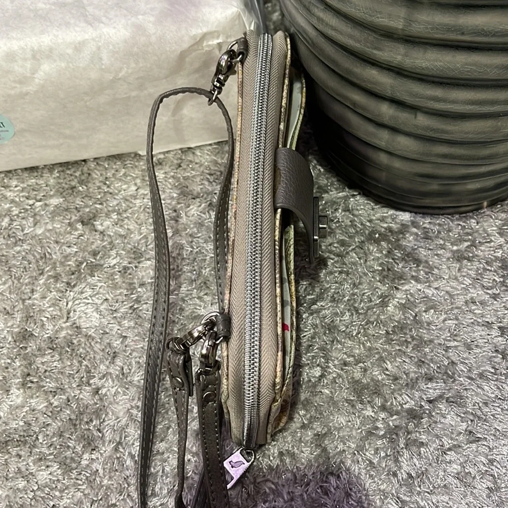 PP.) Sakroots Crossbody Long Wallet - Picture 9 of 13